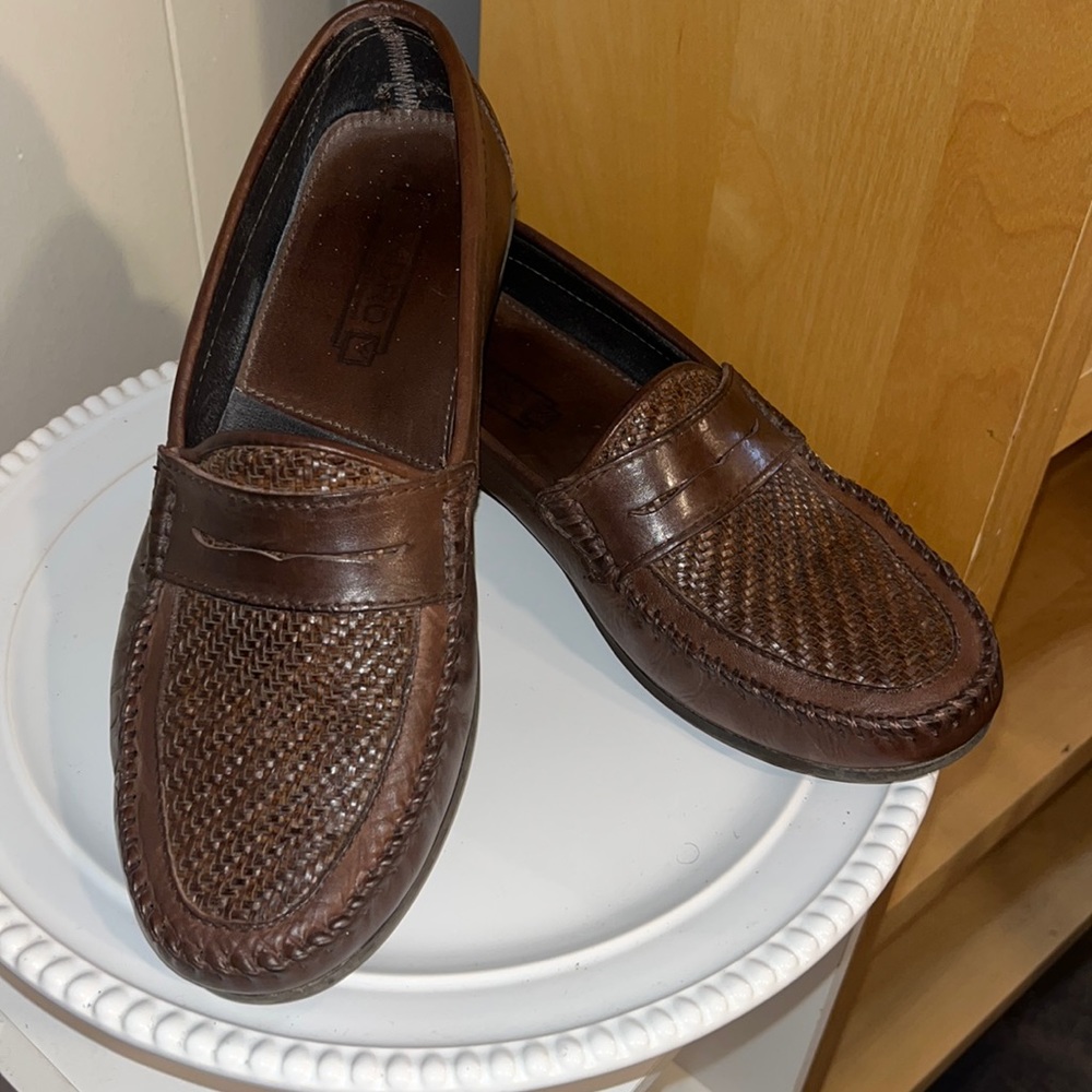 SANDRO CHOCOLATE BROWN LEATHER LOAFERS men’s 9 MINTY!